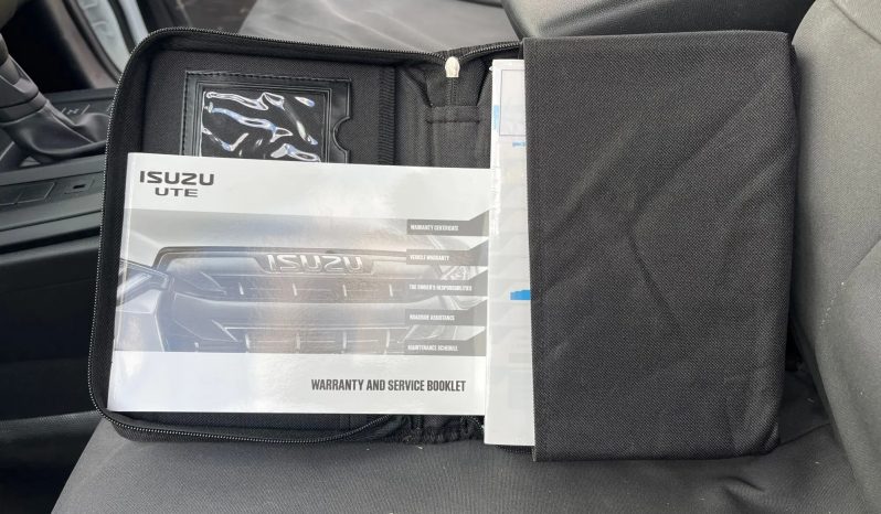 
								2023 Isuzu D-MAX full									