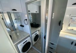 
										2023 Regent Cruiser full									