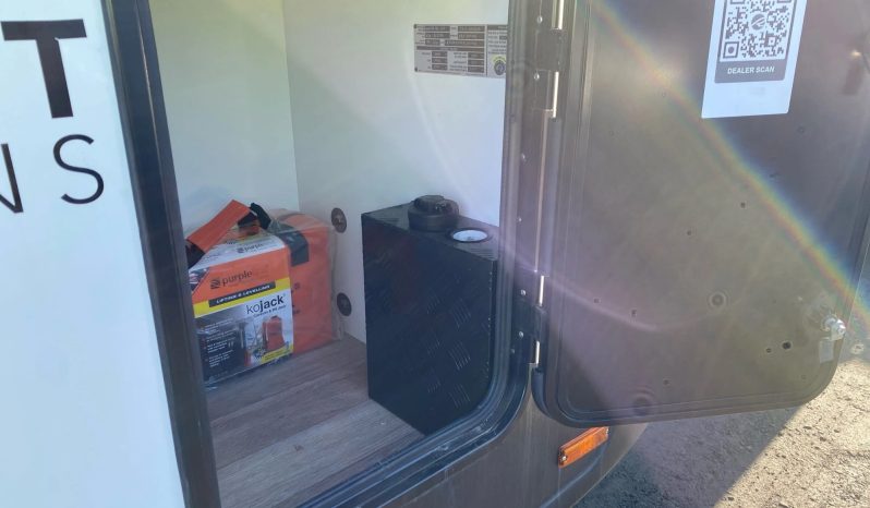 
								2023 Regent Cruiser full									