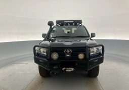 
										2019 Toyota Landcruiser full									