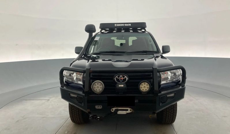 
								2019 Toyota Landcruiser full									
