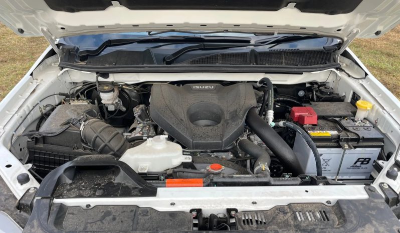 
								2023 Isuzu D-MAX full									