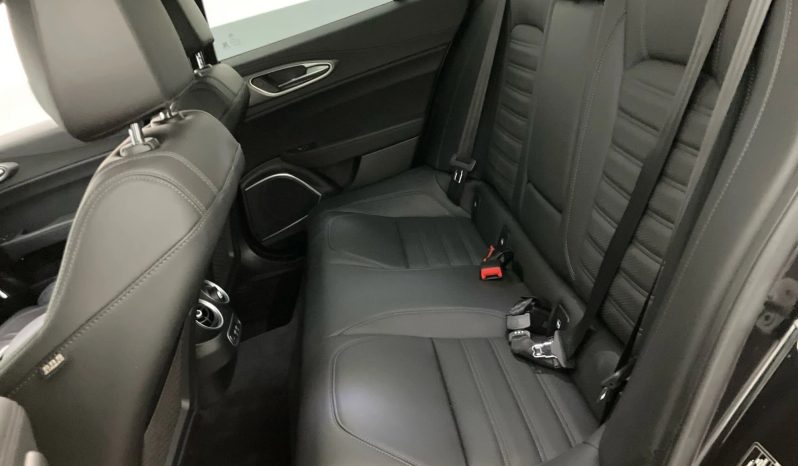 
								2021 Alfa Romeo Giulia full									