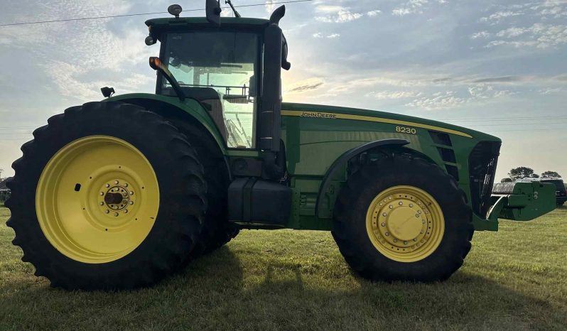 
								2007 JOHN DEERE 8230 full									
