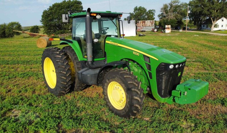 
								2007 JOHN DEERE 8230 full									