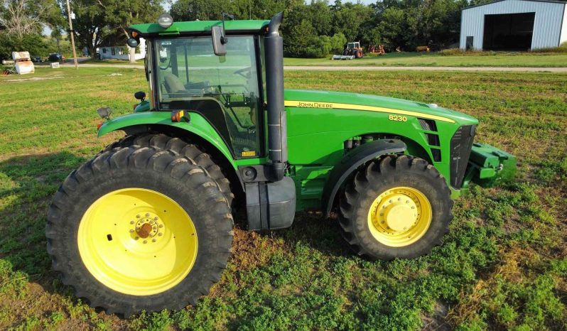 
								2007 JOHN DEERE 8230 full									