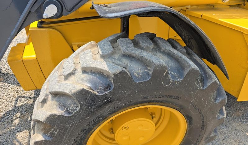 
								2011 DEERE 410J full									