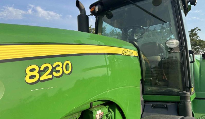 
								2007 JOHN DEERE 8230 full									