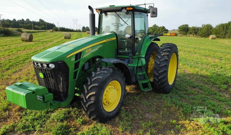 
								2007 JOHN DEERE 8230 full									