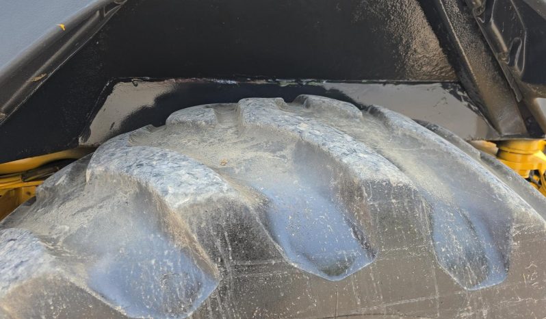 
								2011 DEERE 410J full									