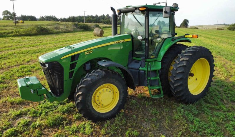 
								2007 JOHN DEERE 8230 full									