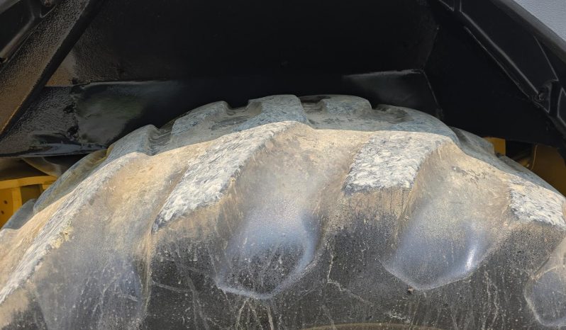 
								2011 DEERE 410J full									