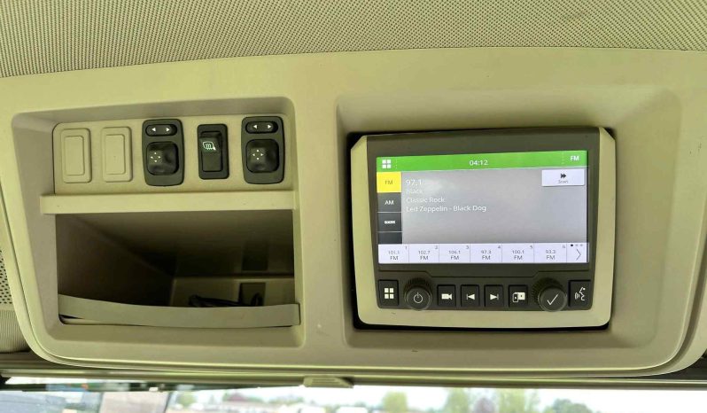 
								2022 JOHN DEERE 8R 250 full									