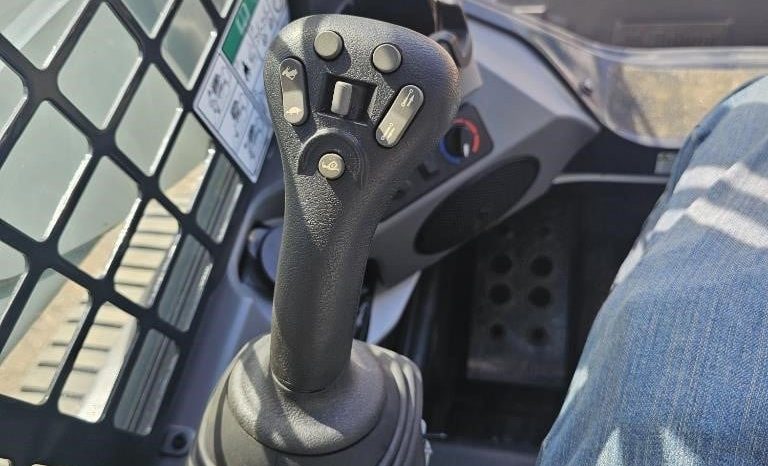 
								2023 BOBCAT T770 full									