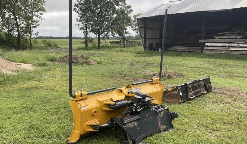 
								2023 DEERE 333G full									