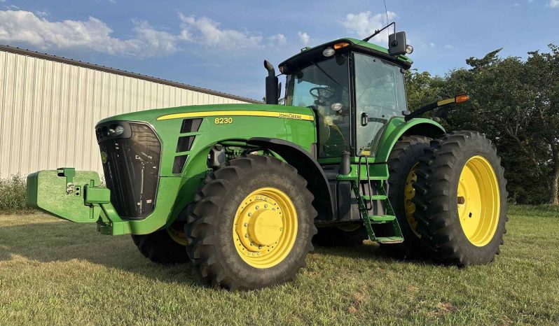 
								2007 JOHN DEERE 8230 full									
