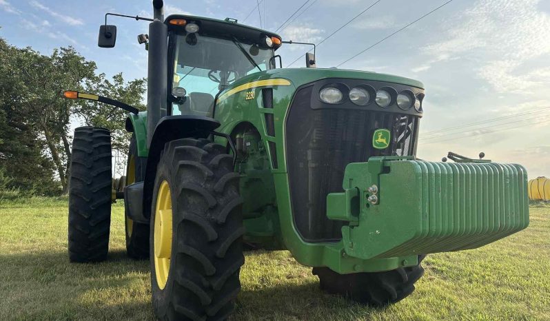 
								2007 JOHN DEERE 8230 full									