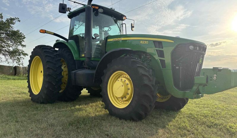 
								2007 JOHN DEERE 8230 full									