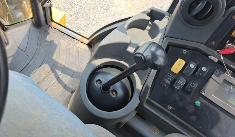 
								2011 DEERE 410J full									