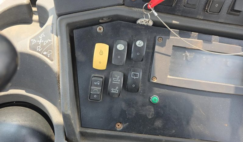 
								2011 DEERE 410J full									