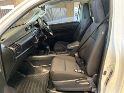 
										2024 Toyota Hilux full									