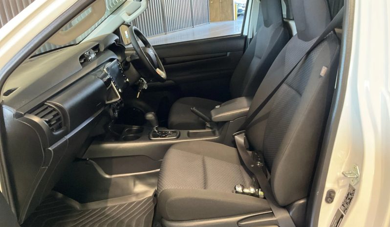 
								2024 Toyota Hilux full									