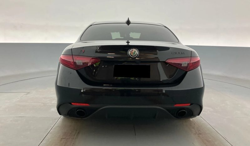 
								2021 Alfa Romeo Giulia full									