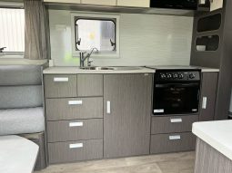 
										2019 Jayco Journey full									