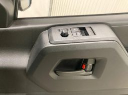 
										2020 Toyota Hiace full									