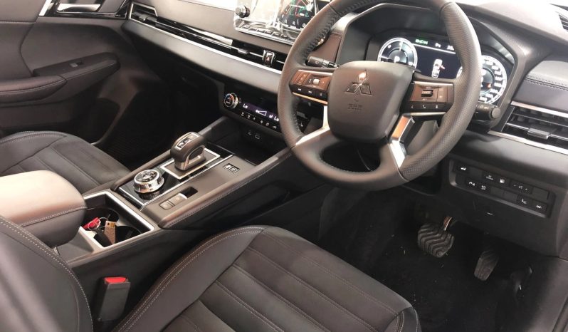 
								2024 Mitsubishi Outlander full									