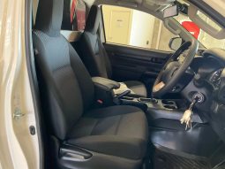 
										2024 Toyota Hilux full									