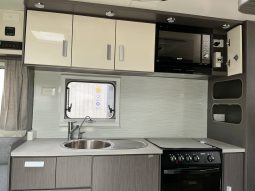 
										2019 Jayco Journey full									