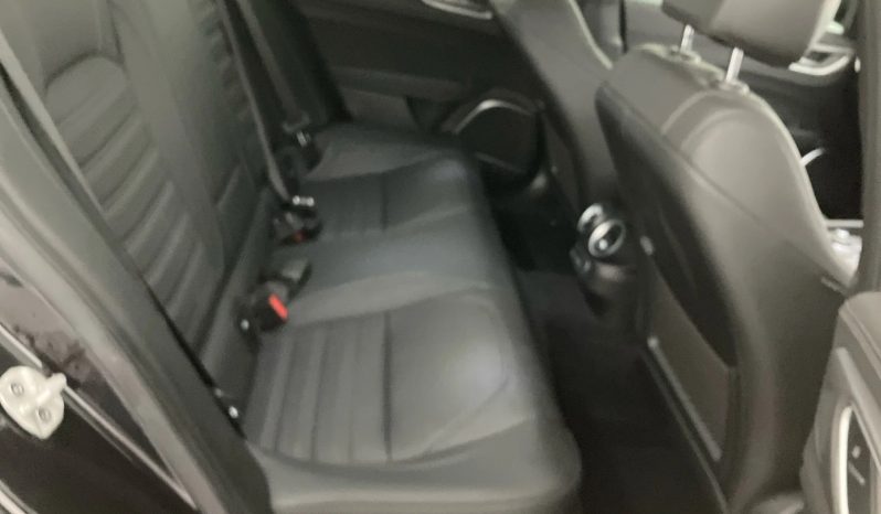 
								2021 Alfa Romeo Giulia full									