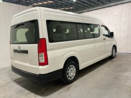 
										2020 Toyota Hiace full									