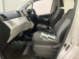 
										2020 Toyota Hiace full									