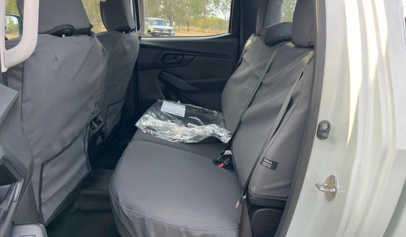 
								2023 Isuzu D-MAX full									