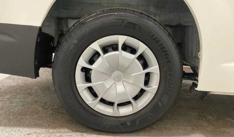 
								2020 Toyota Hiace full									