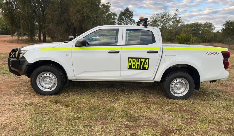 
								2023 Isuzu D-MAX full									