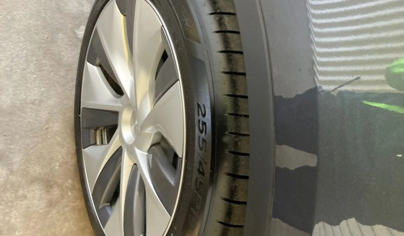 
								2024 TESLA Model Y full									