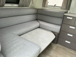 
										2019 Jayco Journey full									