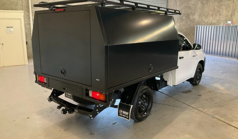 
								2024 Toyota Hilux full									