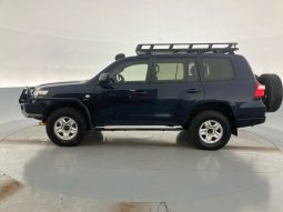 
										2019 Toyota Landcruiser full									
