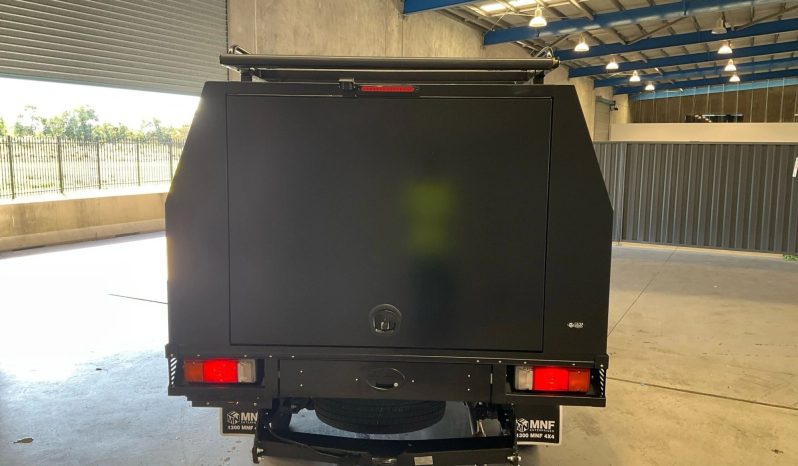 
								2024 Toyota Hilux full									