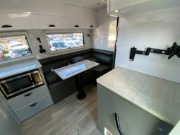 
										2023 Regent Cruiser full									