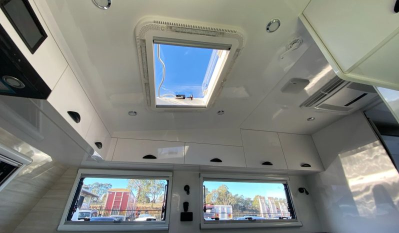 
								2023 Regent Cruiser full									