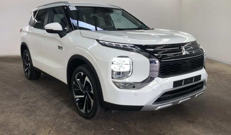 
								2024 Mitsubishi Outlander full									