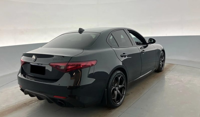 
								2021 Alfa Romeo Giulia full									