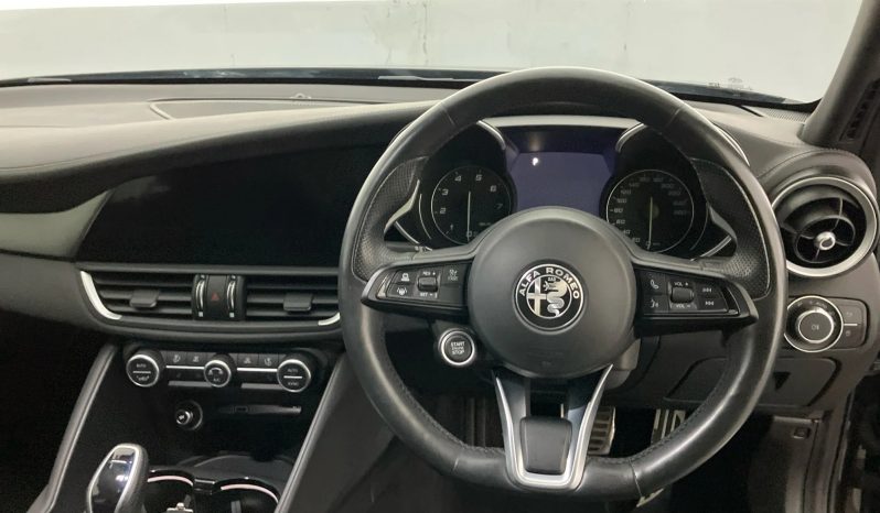 
								2021 Alfa Romeo Giulia full									