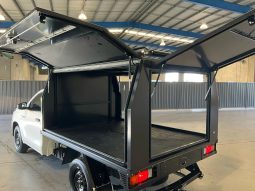 
										2024 Toyota Hilux full									